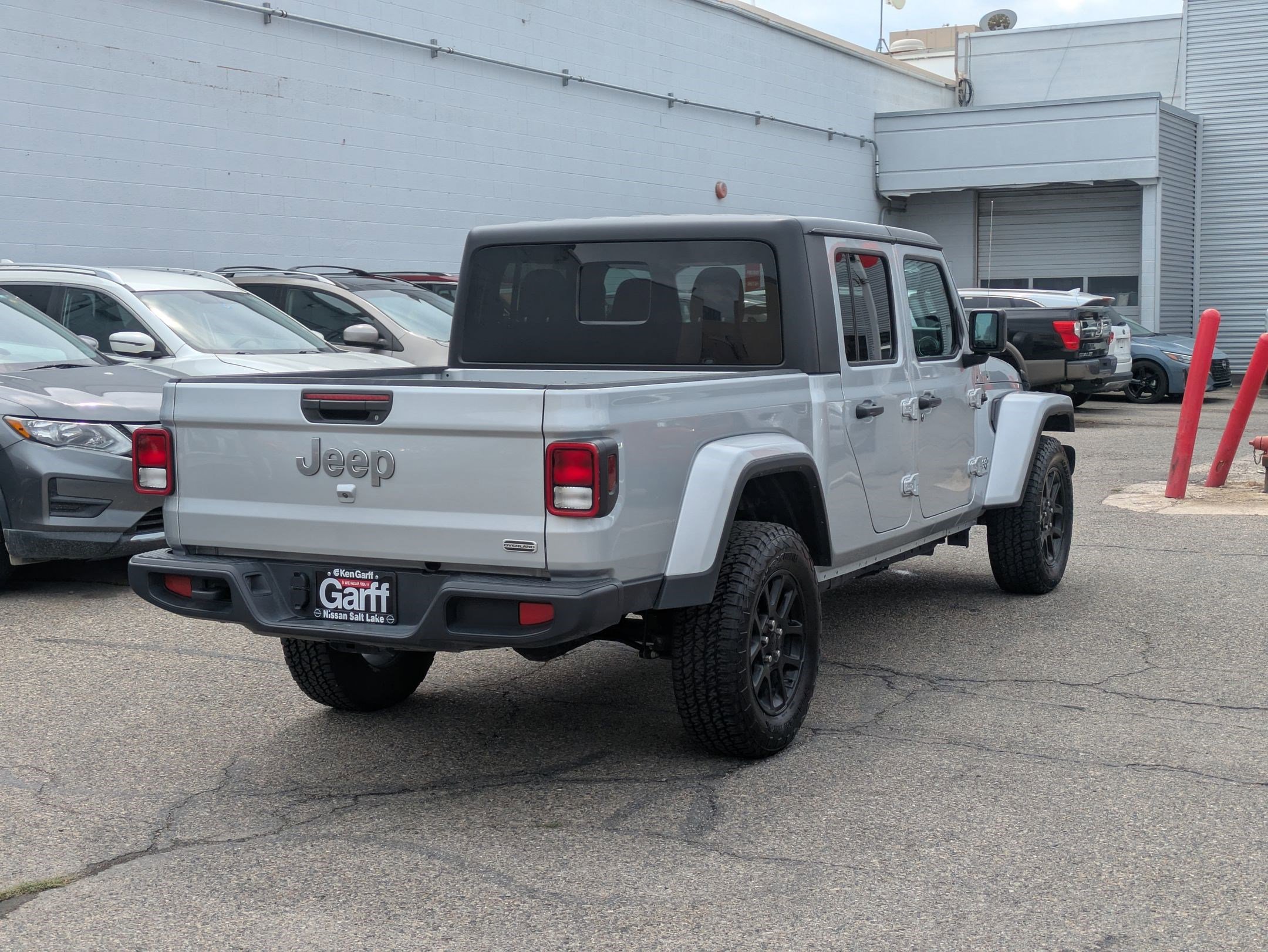 2023 Jeep Gladiator Overland photo 3