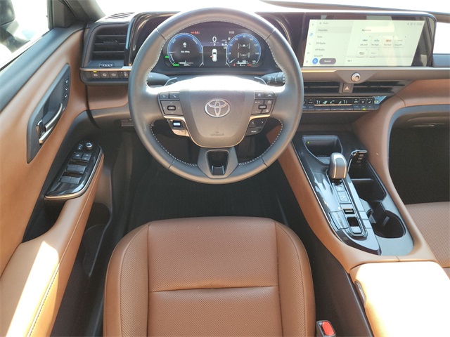 2025 Toyota Crown Signia XLE photo 16