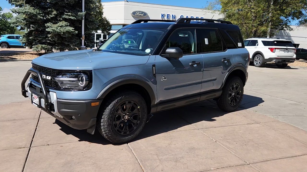 2025 Ford Bronco Sport Outer Banks photo 2