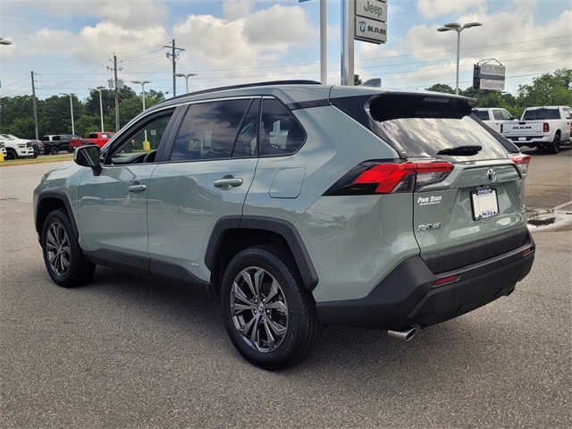 2022 Toyota RAV4 Hybrid XLE Premium photo 8