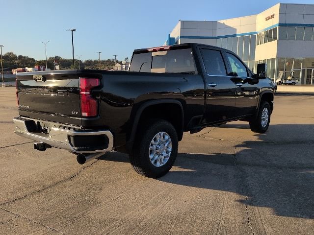 2026 Chevrolet Silverado 2500HD LTZ photo 3