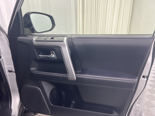 2022 Toyota 4Runner SR5 Premium photo 17