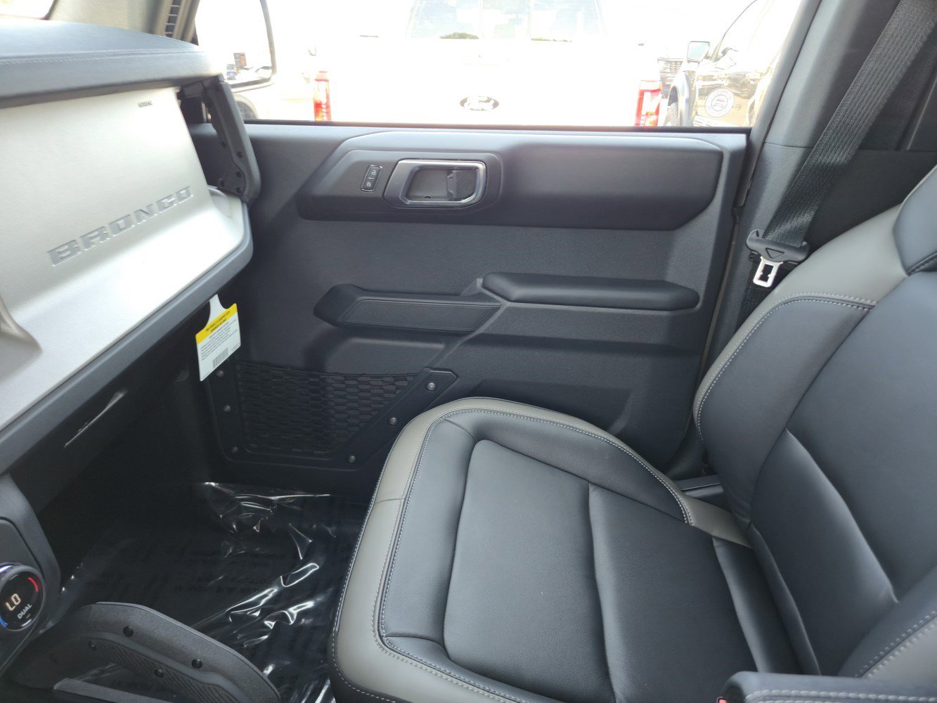 2025 Ford Bronco Outer Banks photo 10