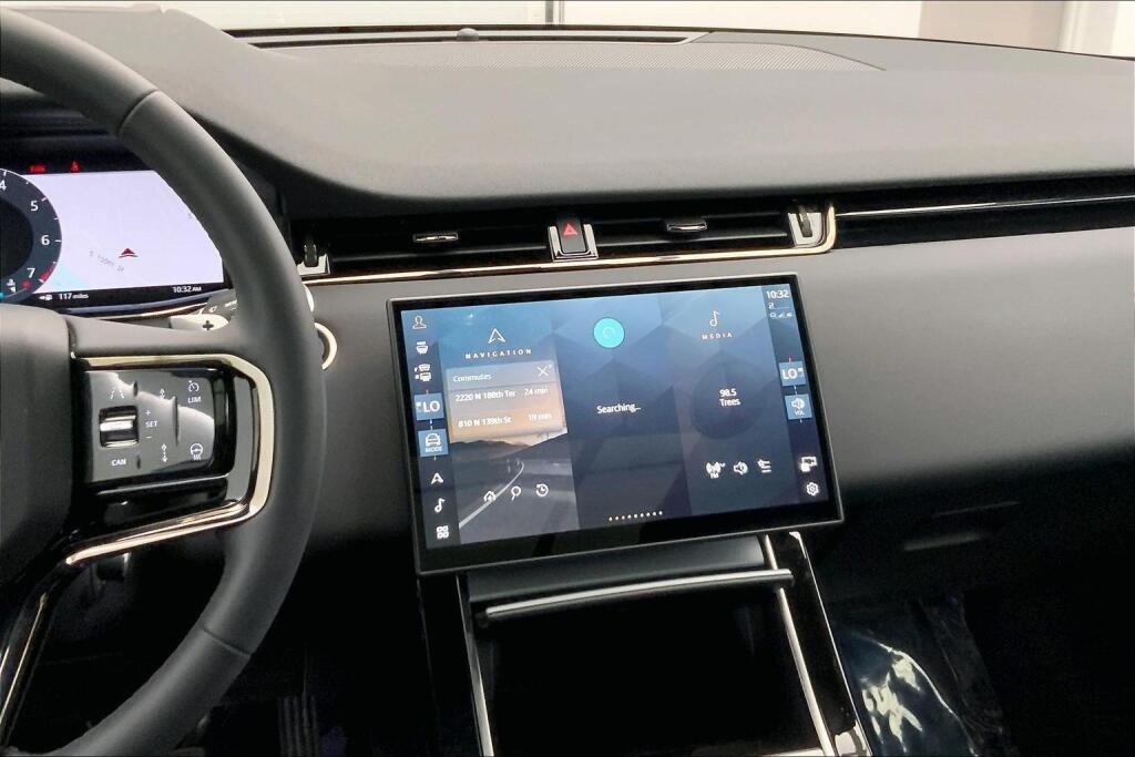 2025 Land Rover Range Rover Evoque S photo 4