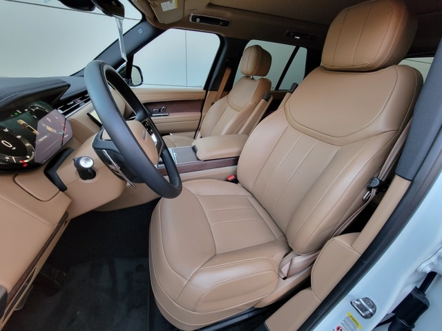 2025 Land Rover Range Rover SE photo 13