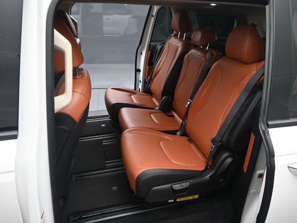 2024 Kia Carnival SX Prestige photo 21