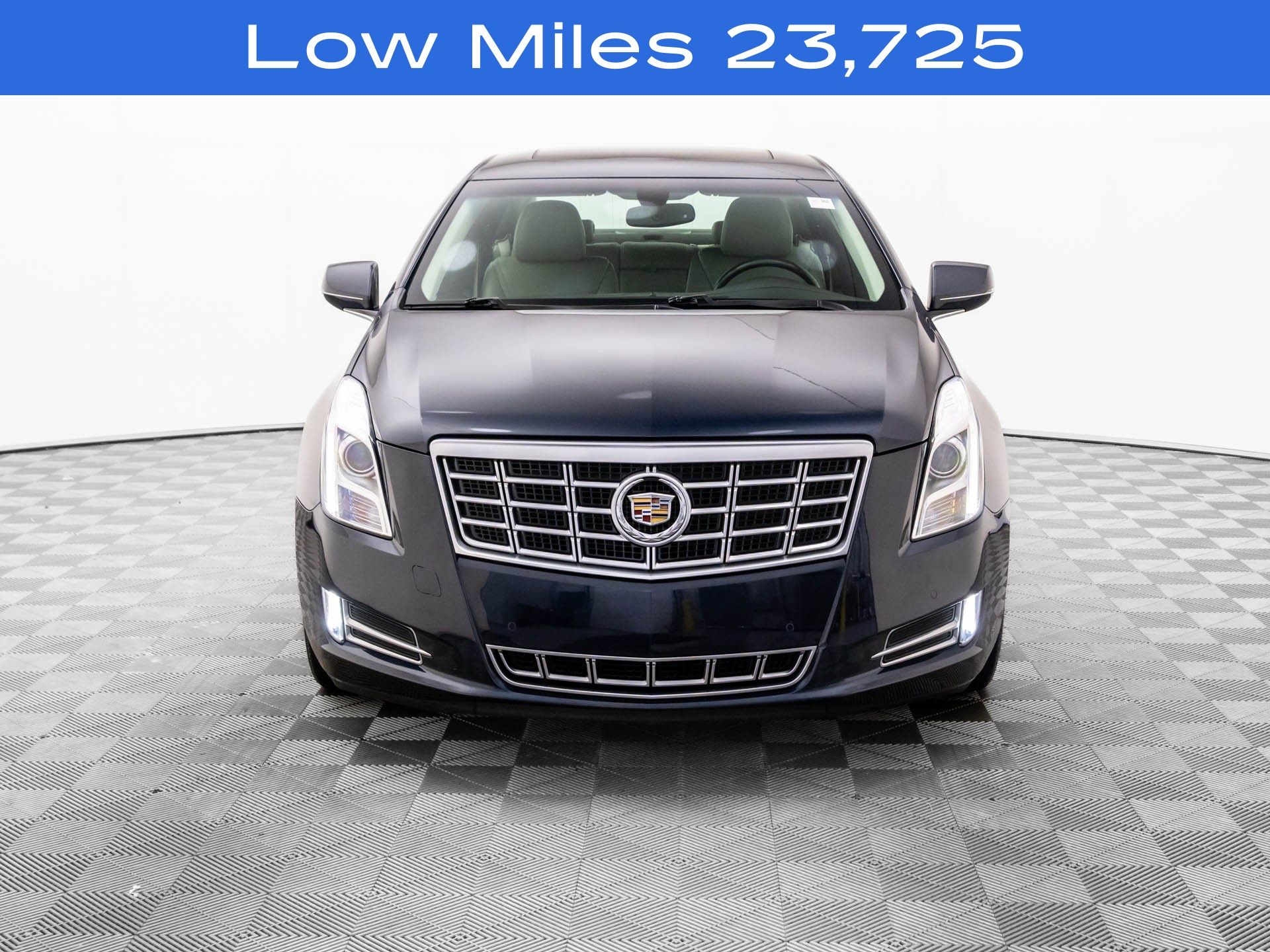 2013 Cadillac XTS Luxury photo 2