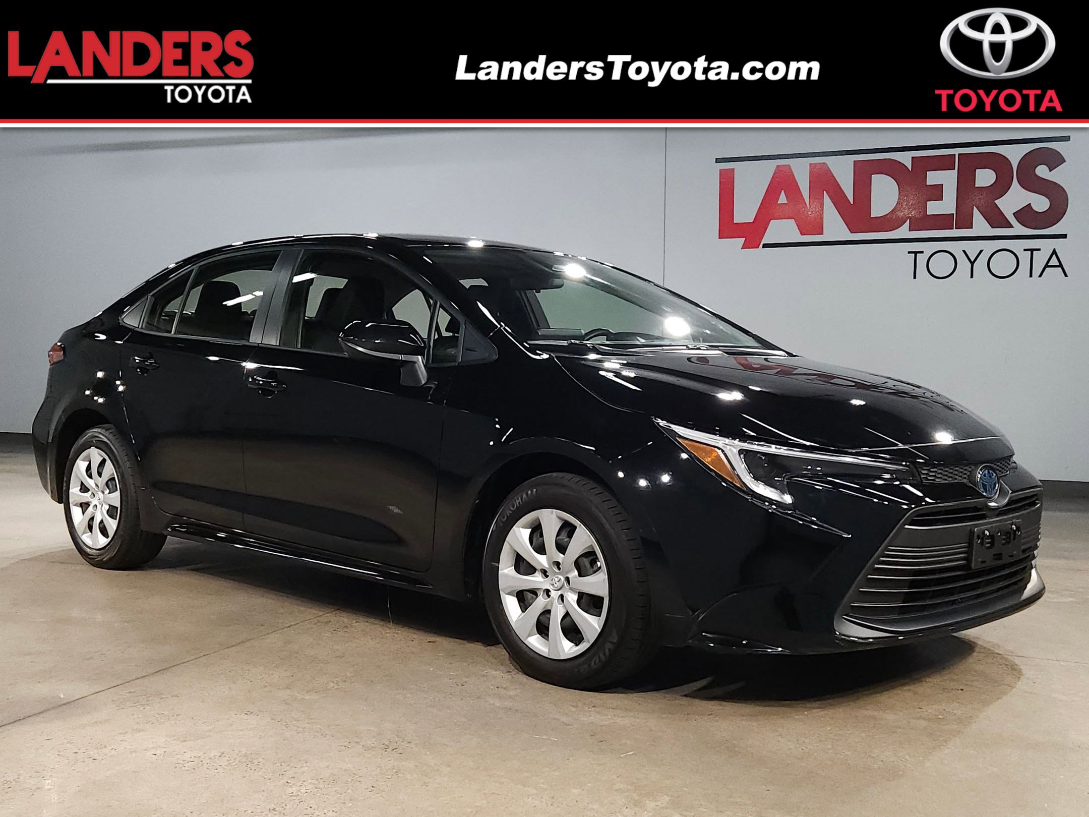 2025 Toyota Corolla LE's photo