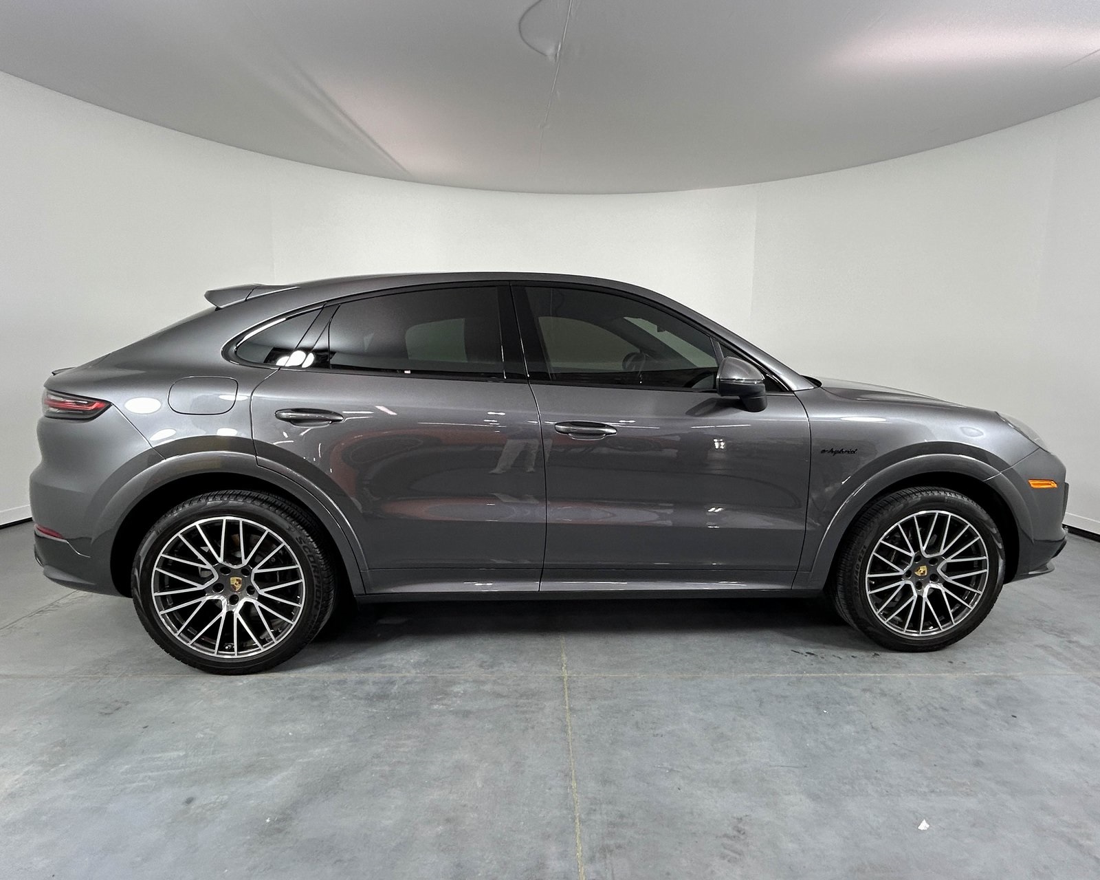 2023 Porsche Cayenne E-Hybrid Coupe photo 8