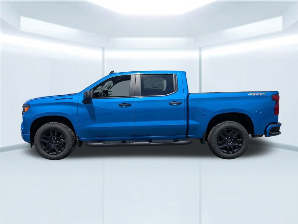 2025 Chevrolet Silverado 1500 Custom photo 2