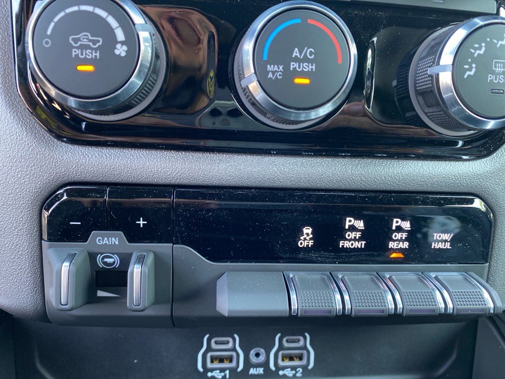 2025 Ram 1500 Big Horn photo 10