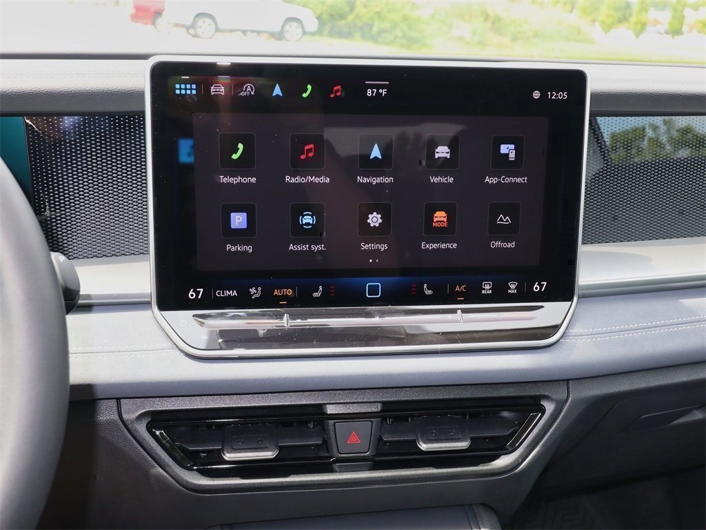 2025 Volkswagen Tiguan SE photo 17