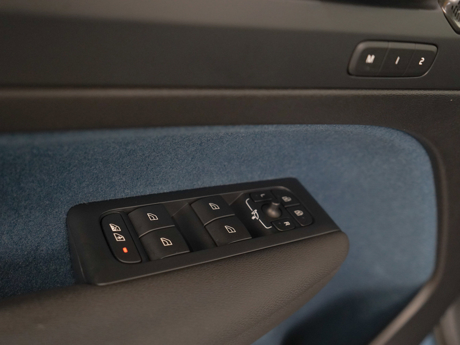 2023 Volvo XC40 Recharge Ultimate AWD photo 18