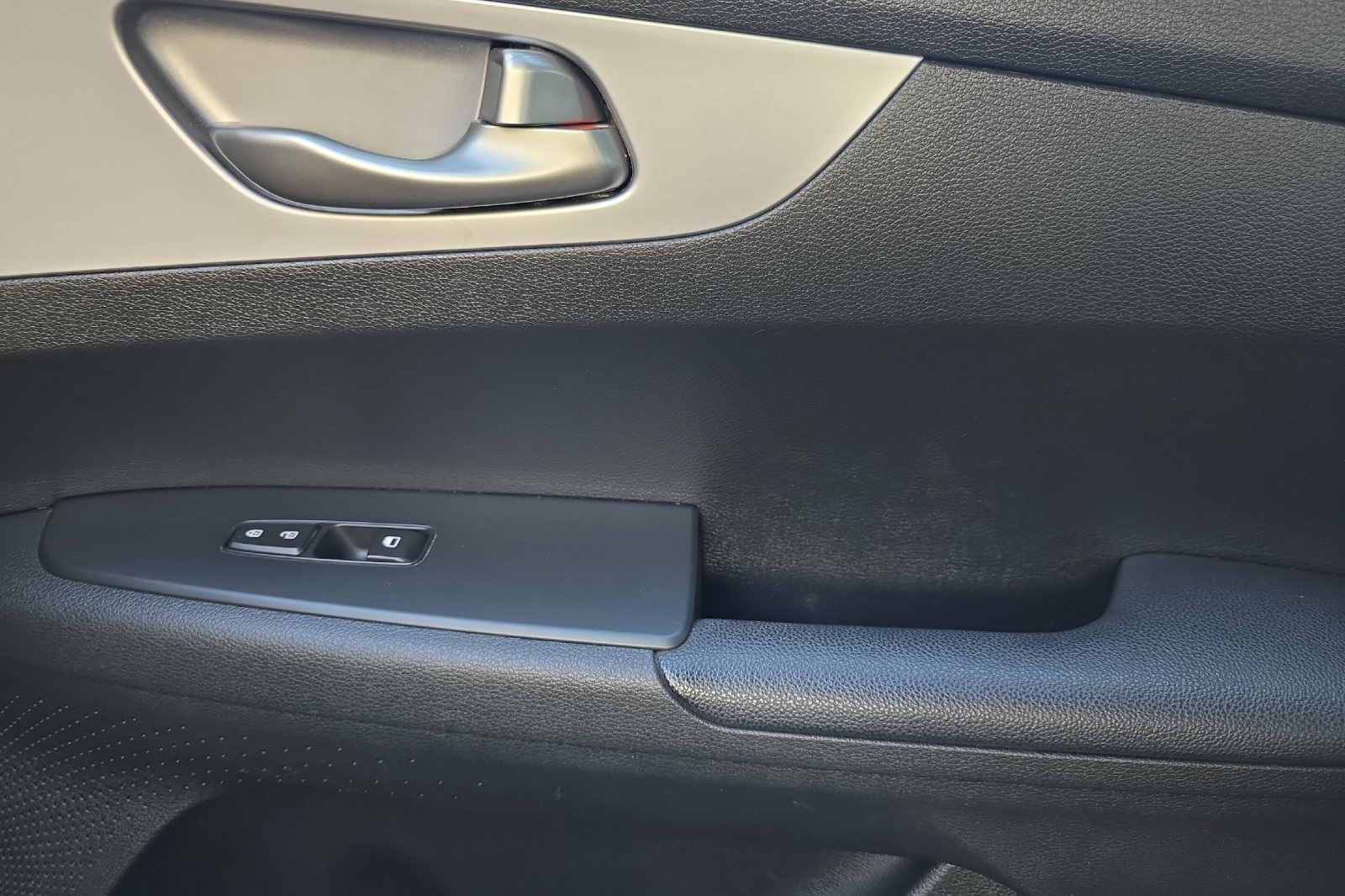 2022 Kia Forte FE LXS photo 17