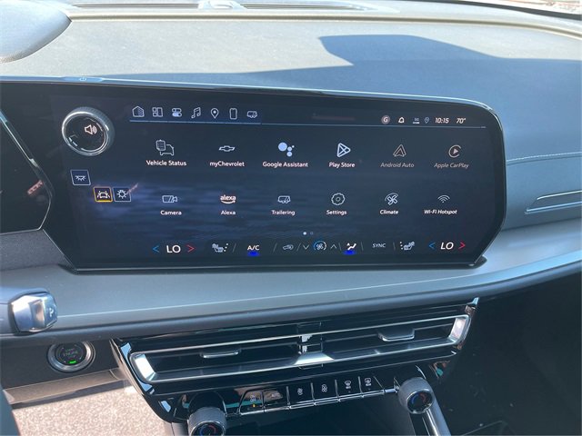 2025 Chevrolet Traverse photo 12
