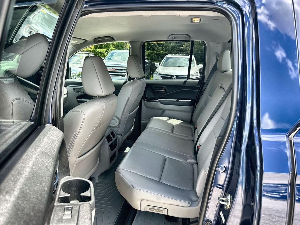 2017 Honda Ridgeline RTL-T photo 23