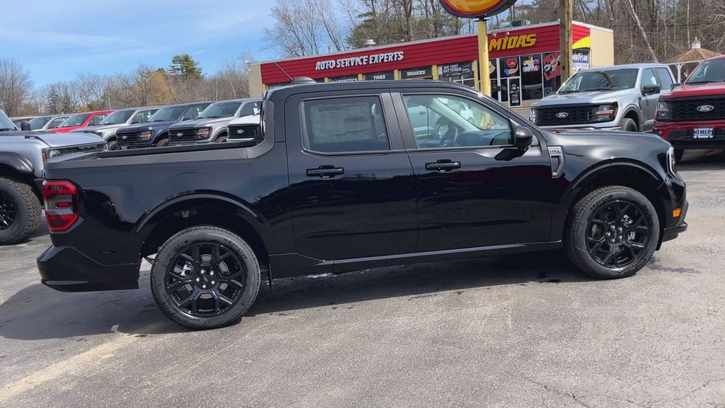 2025 Ford Maverick photo 4