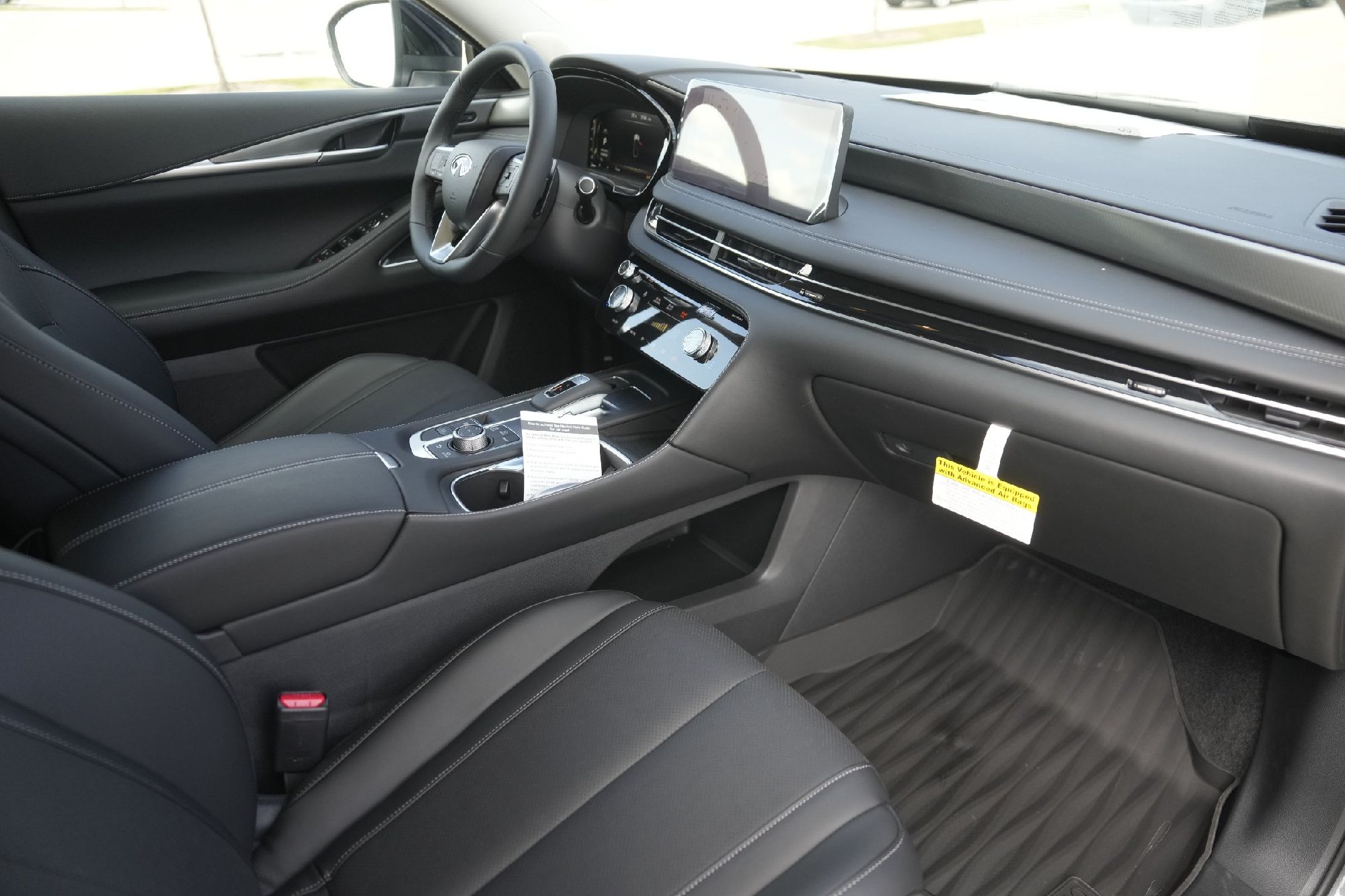 2026 Infiniti QX60 Luxe photo 13