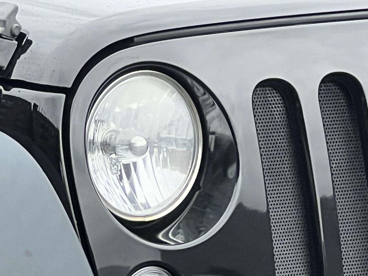 2015 Jeep Wrangler Sport photo 7