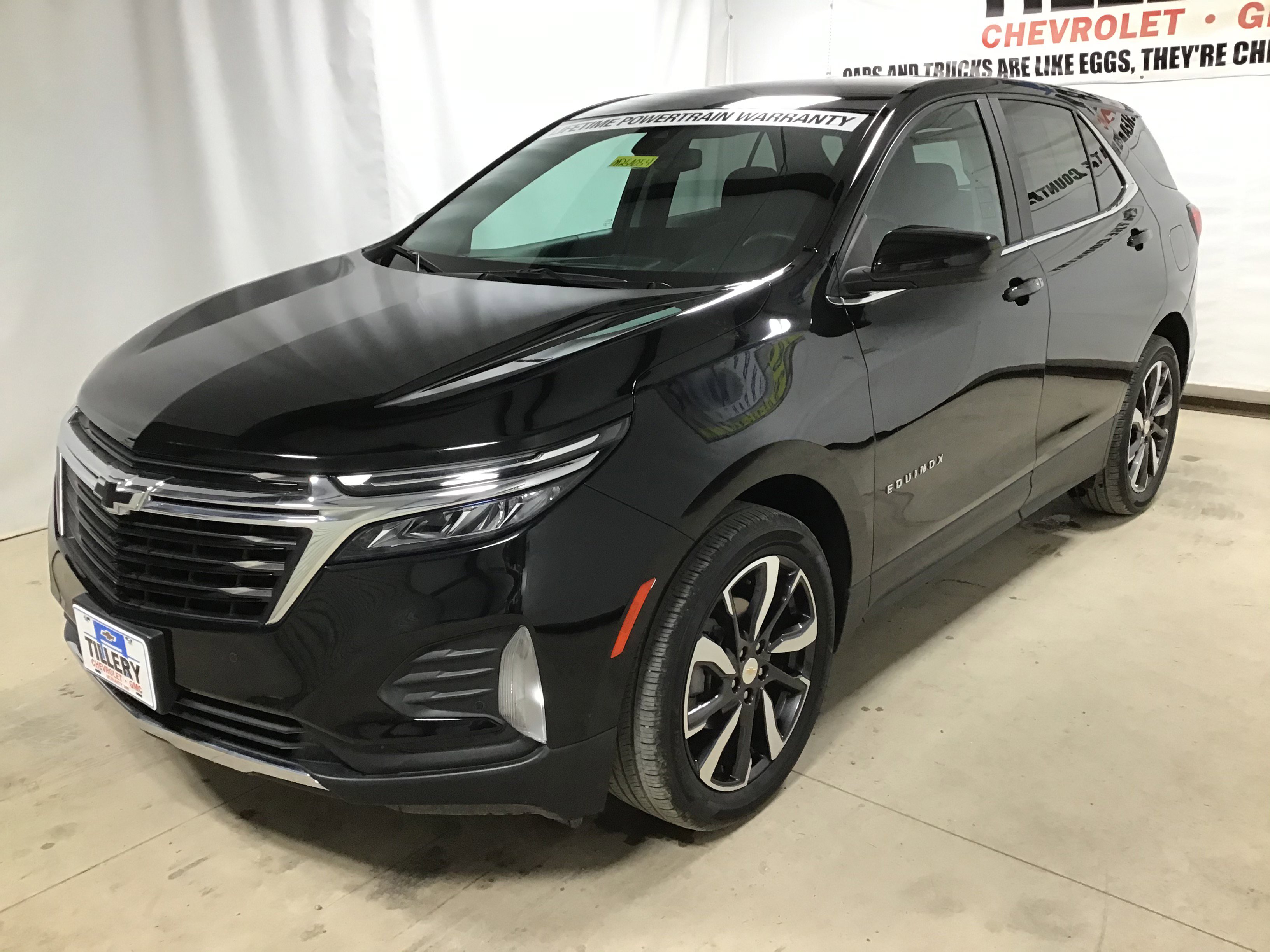 2022 Chevrolet Equinox LT photo 2