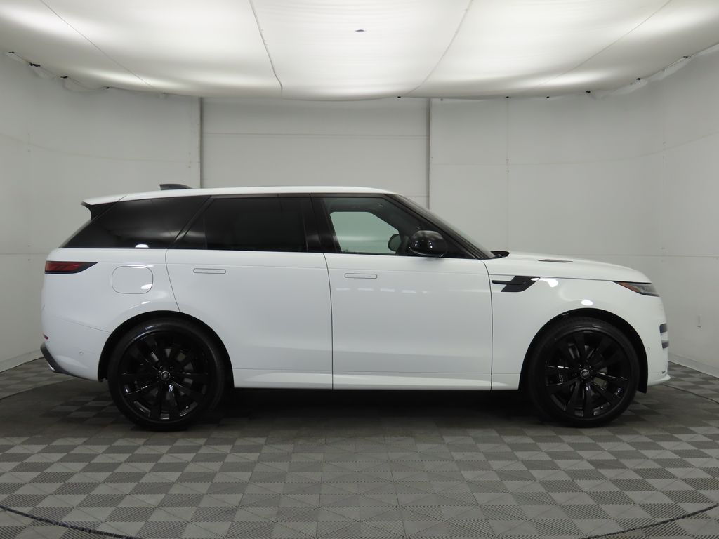 2025 Land Rover Range Rover Sport SE photo 2