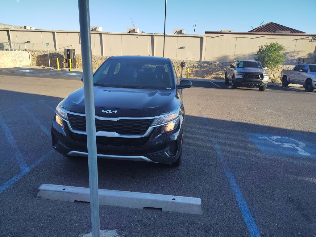 2022 Kia Seltos LX photo 8