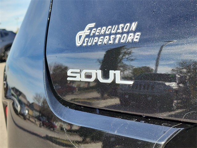 2024 Kia Soul LX S photo 3