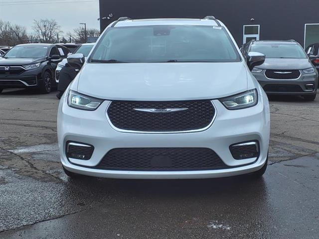 2023 Chrysler Pacifica Limited photo 24