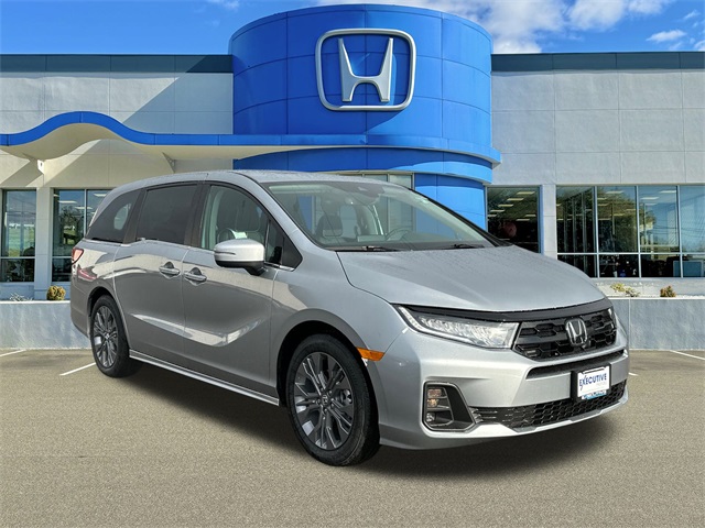 2026 Honda Odyssey Touring's photo