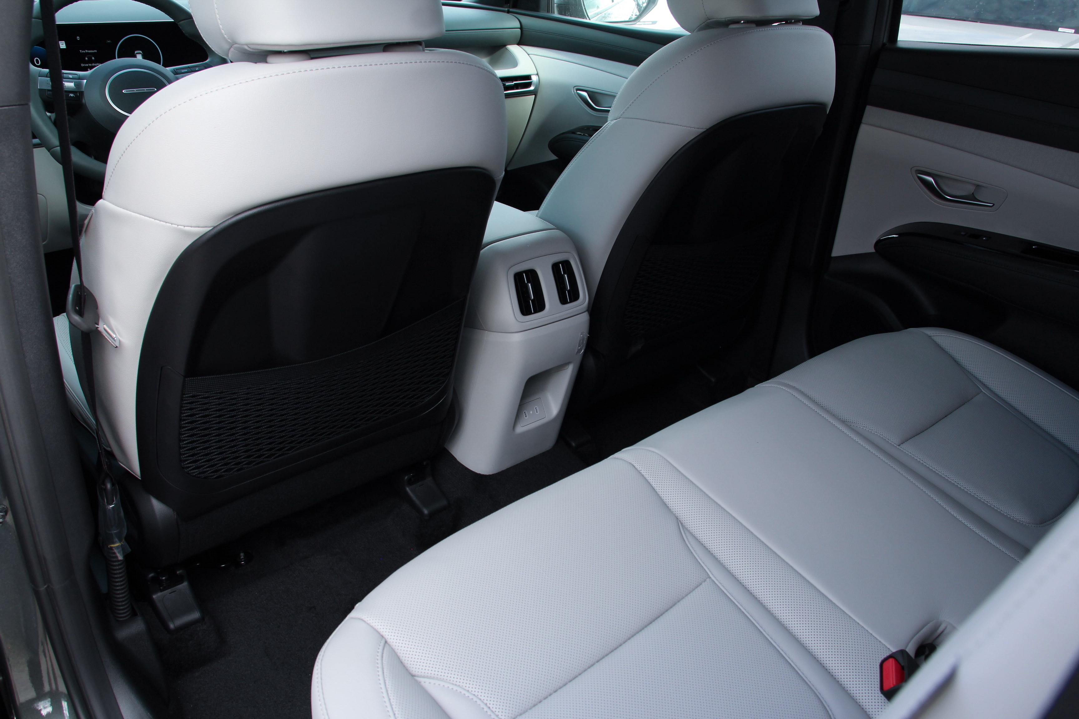 2025 Hyundai Tucson Hybrid Limited photo 16