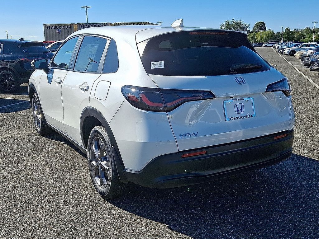2026 Honda HR-V LX photo 2