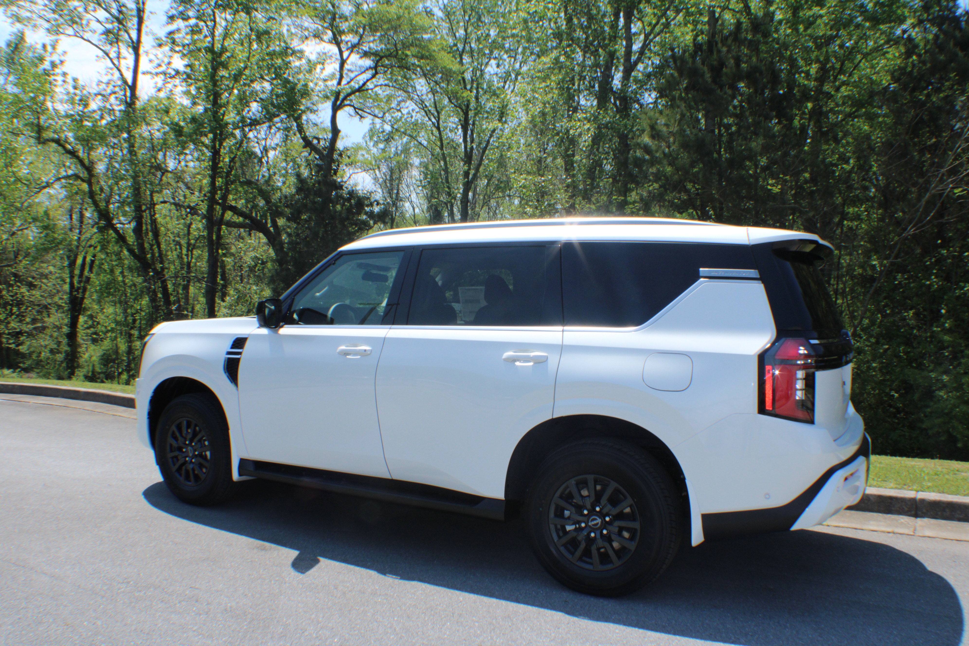 2025 Nissan Armada SV photo 3