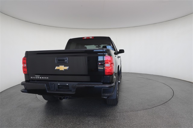 2018 Chevrolet Silverado 1500 Custom photo 15