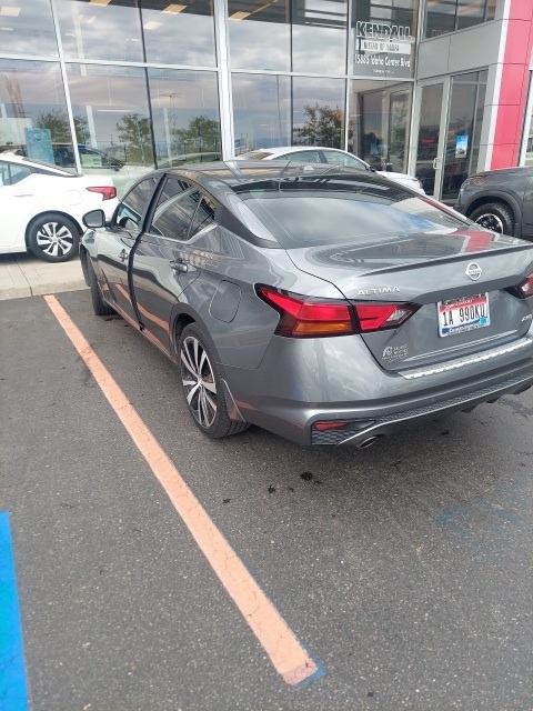 2020 Nissan Altima 2.5 SR photo 2