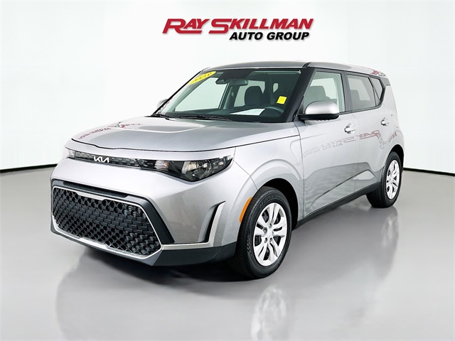 2023 Kia Soul LX photo 3
