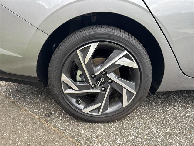 2025 Hyundai Elantra Hybrid Limited photo 17