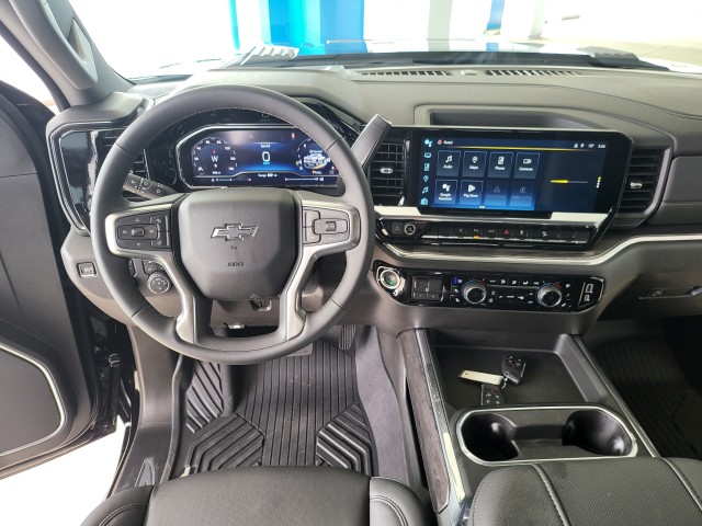 2025 Chevrolet Silverado 2500HD LTZ photo 3