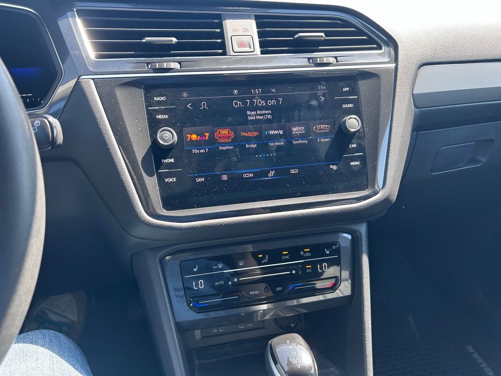 2023 Volkswagen Tiguan SE photo 11