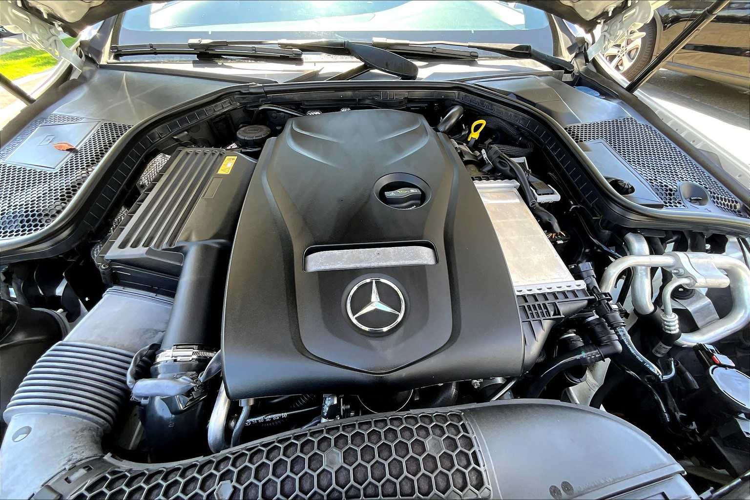 2017 Mercedes Benz C 300 photo 30
