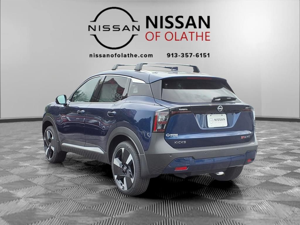 2025 Nissan Kicks SR photo 2