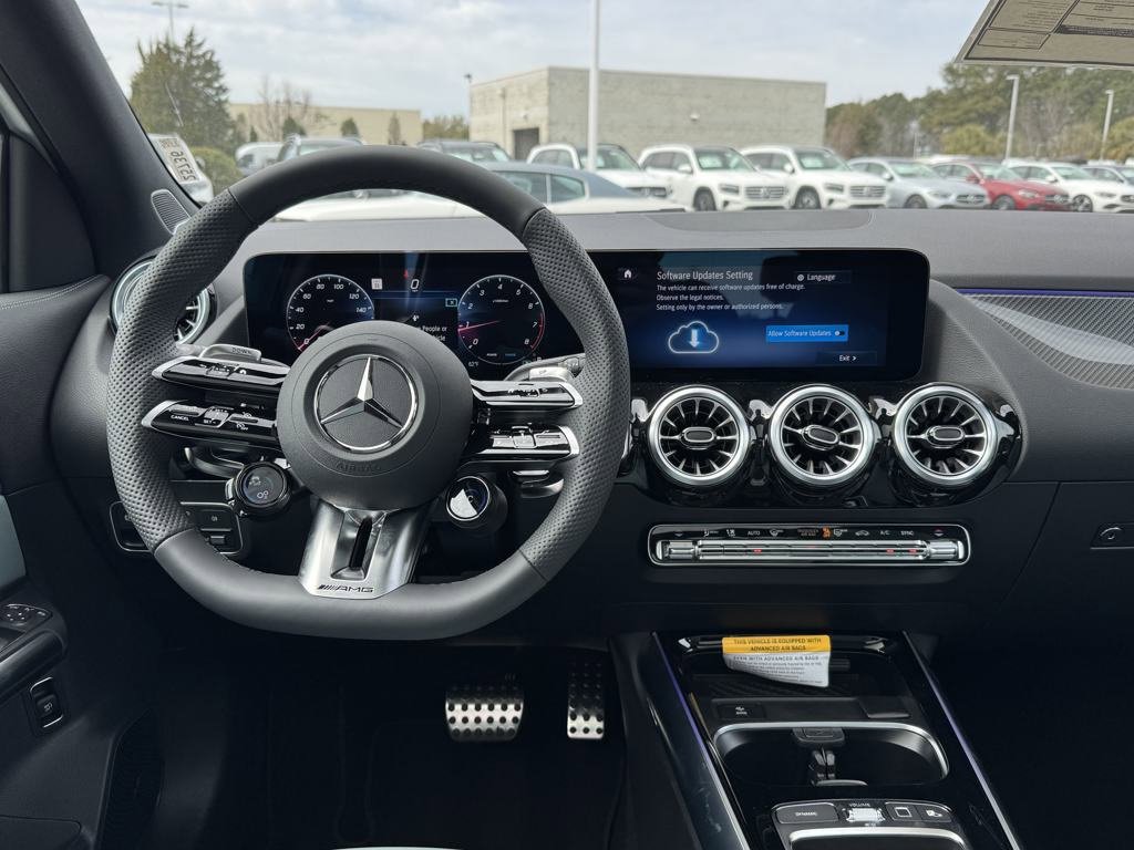 2025 Mercedes Benz GLA 35 AMG 4MATIC photo 4