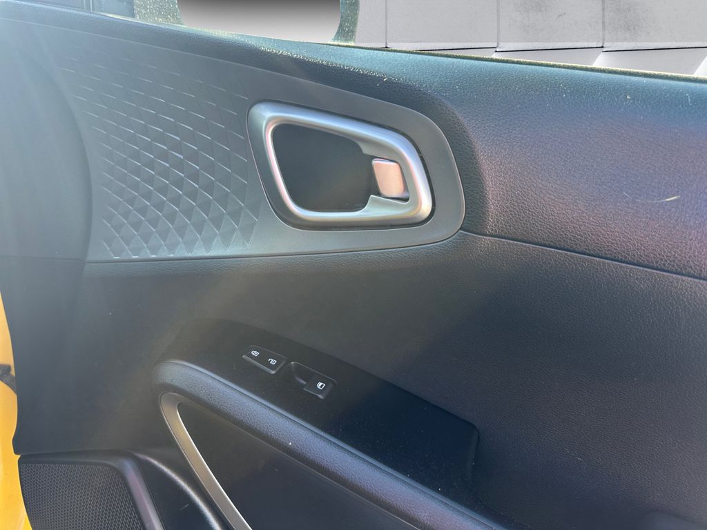 2020 Kia Soul S photo 13