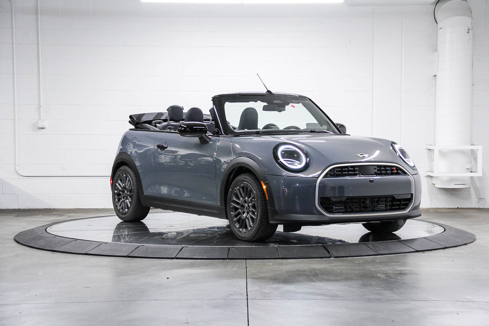 2026 Mini Cooper Convertible Iconic photo 6