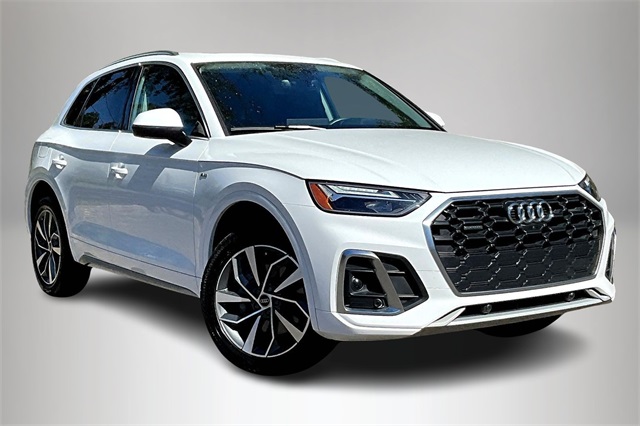 2024 Audi Q5 Premium Plus's photo