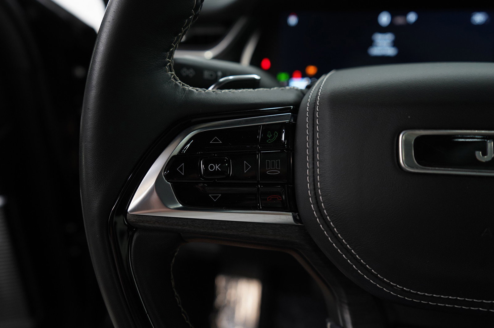 2022 Jeep Grand Cherokee Overland photo 17