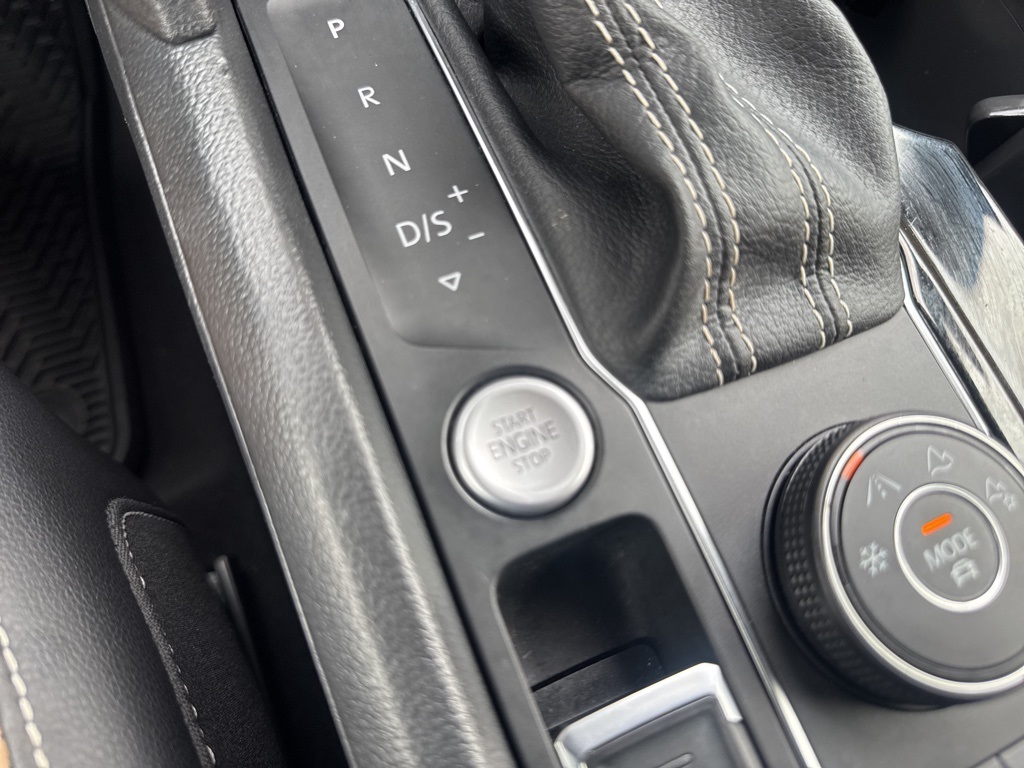 2023 Volkswagen Atlas Cross Sport V6 SEL Premium R-Line photo 23