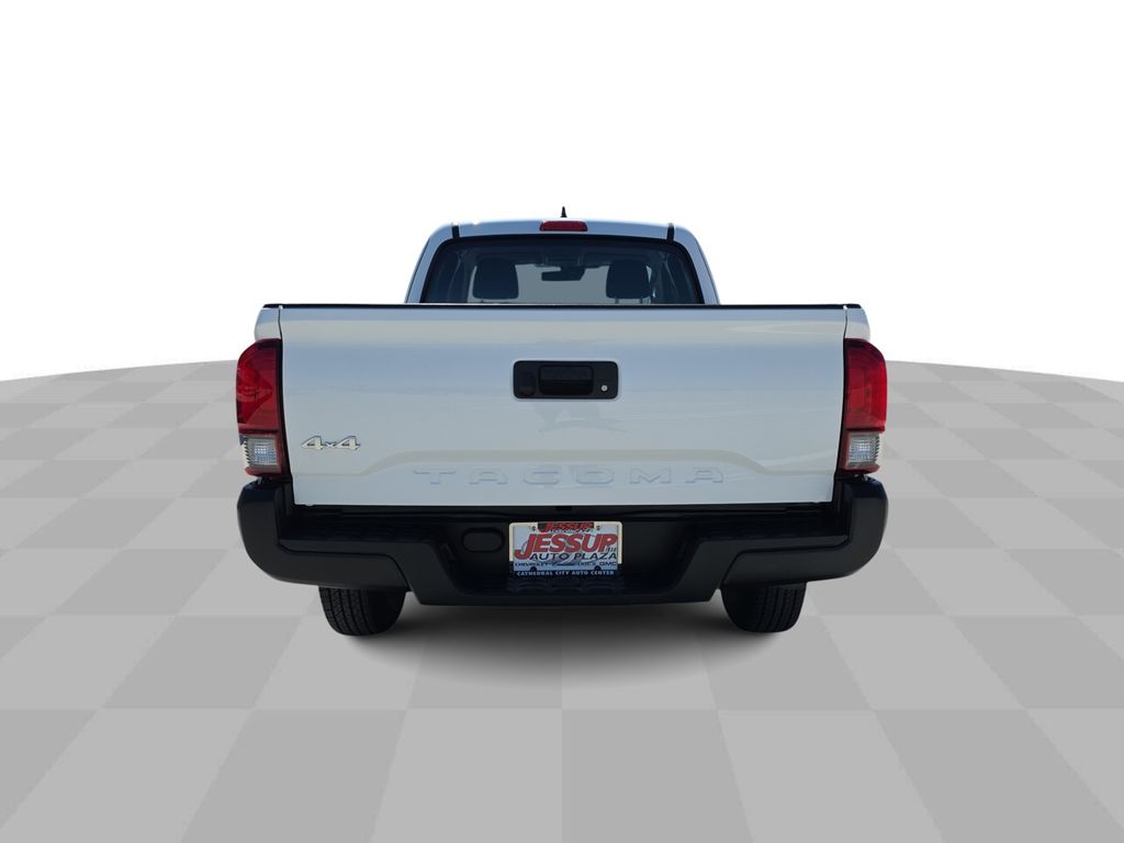2018 Toyota Tacoma SR photo 6