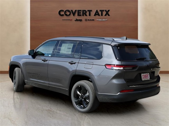 2025 Jeep Grand Cherokee Limited photo 3