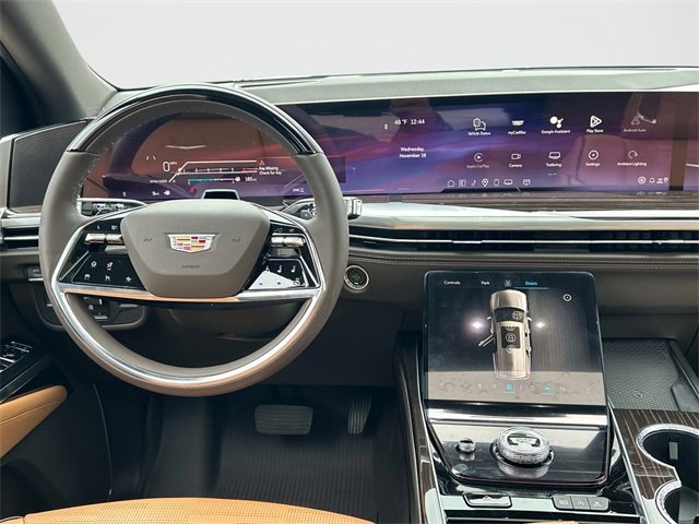 2026 Cadillac Escalade Luxury photo 2