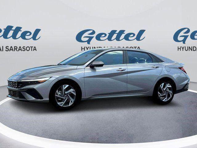2025 Hyundai Elantra SEL Convenience photo 2